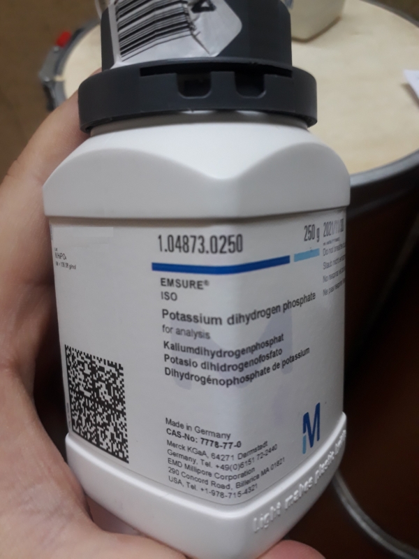 Potassium dihydrogen phosphate, Merck