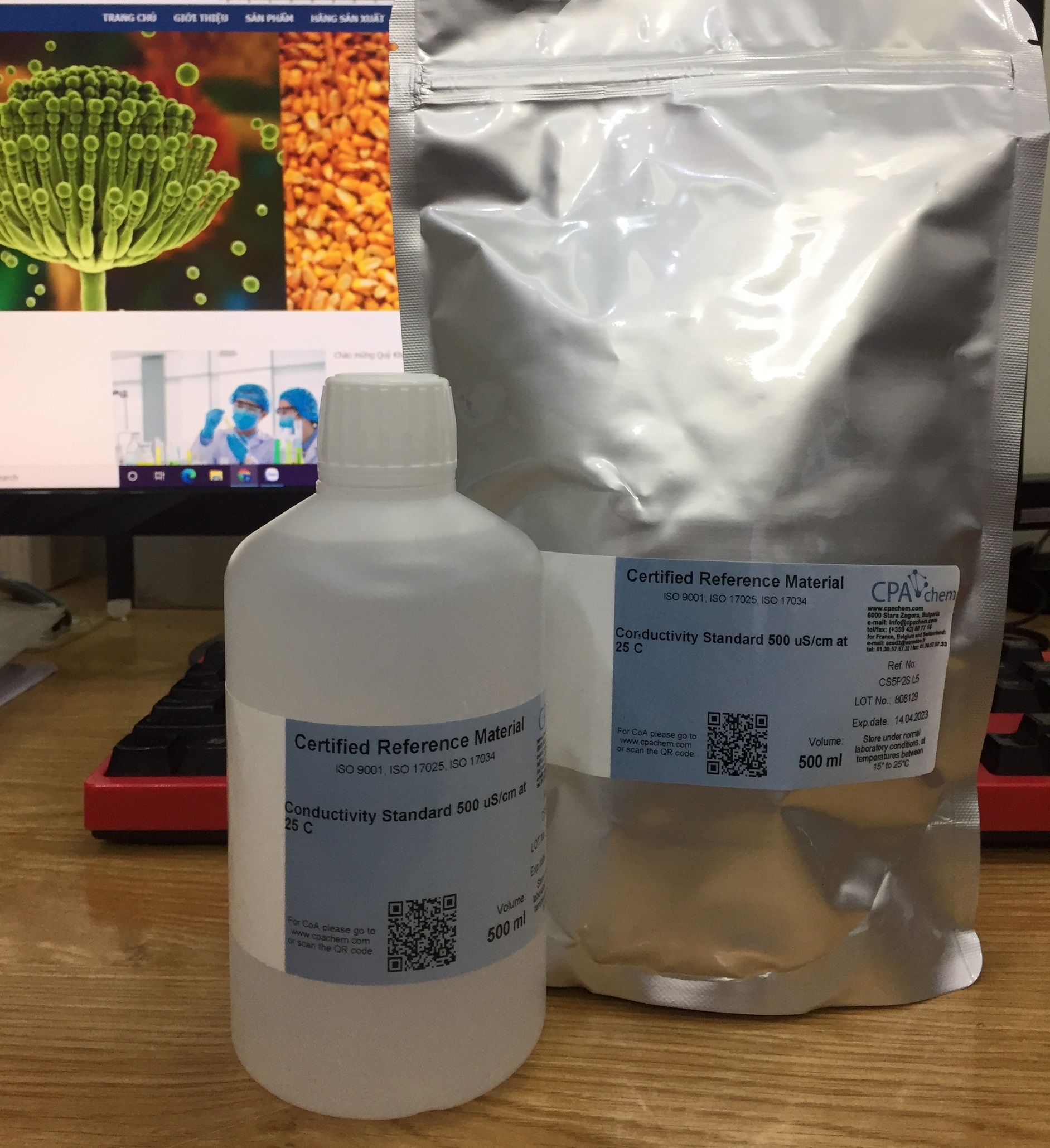 Dung dịch chuẩn Độ dẫn - Conductivity Standard 500 uS/cm at 25 C, chai 500mL, hãng CPAchem, Bungari
