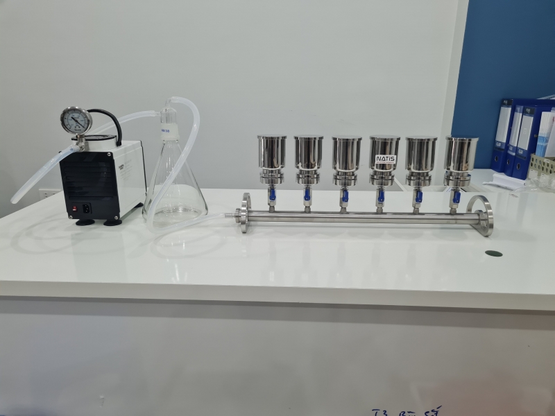 Bộ lọc hút chân không 6 vị trí inox, kèm bình hứng và bơm hút chân không, Trung Quốc