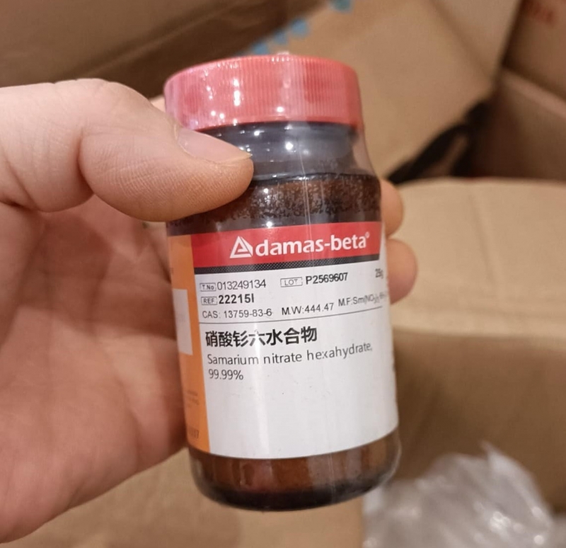 Hóa chất Samarium nitrate hexahydrate, hãng Adamas-beta (TQ)