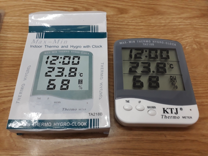 NHIỆT ẨM KẾ TREO TƯỜNG TA218B, Trung Quốc
