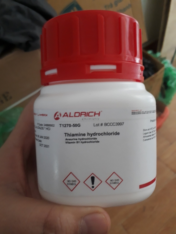 Thiamine hydrochloride , Sigma